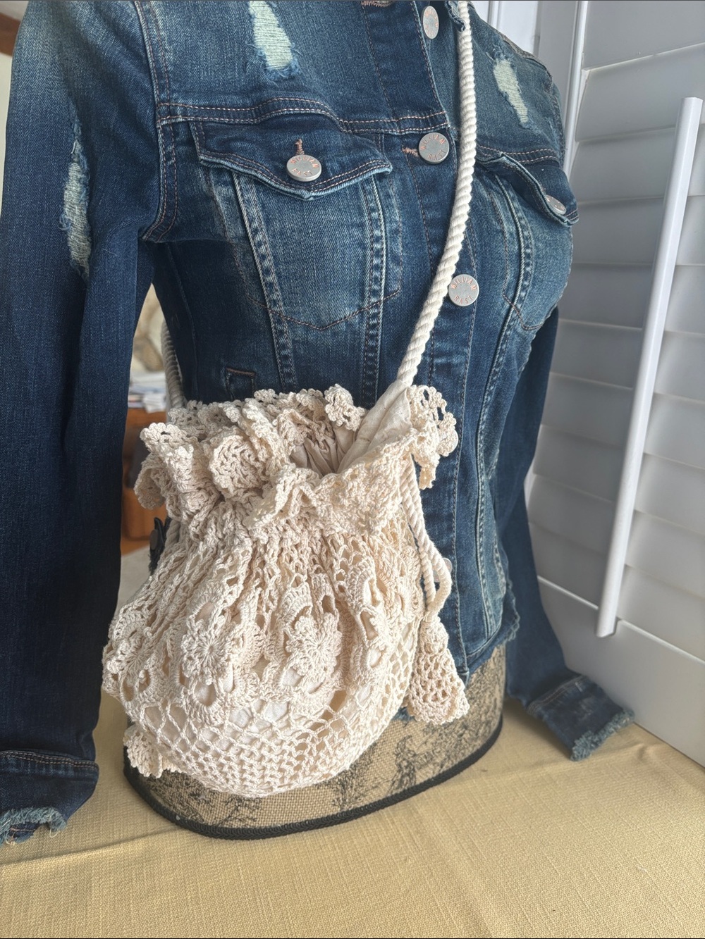 Vintage Handmade Crochet Drawstring Crossbody Hobo Bag in Cream
